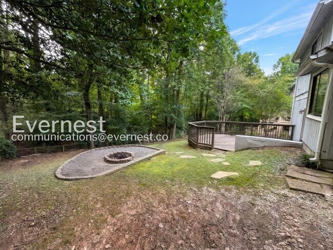 Building Photo - 640 Cranberry Trail