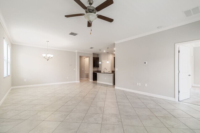 Building Photo - Spacious 4 bed, 3 Bath Terra Bella Home fo...