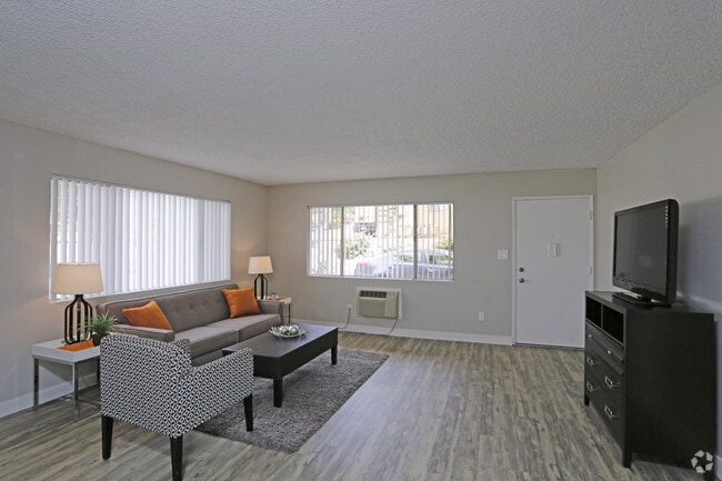 Interior Photo - Echo Pointe