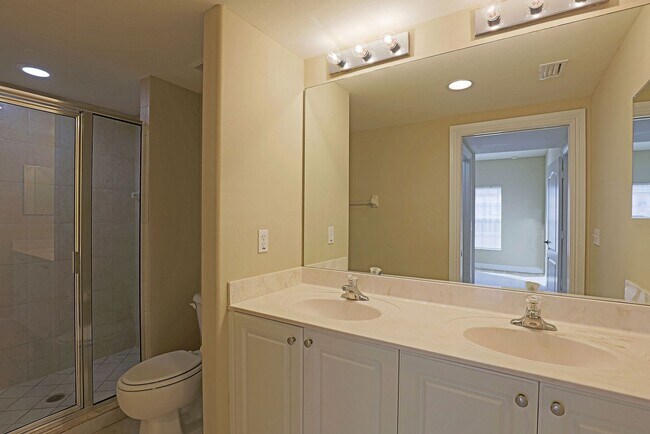 Building Photo - Villas at Venezia 4160-202