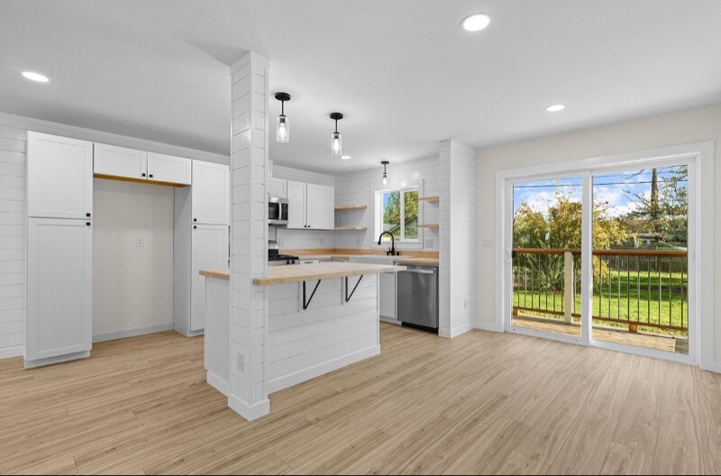 Building Photo - 19367 Lucille St