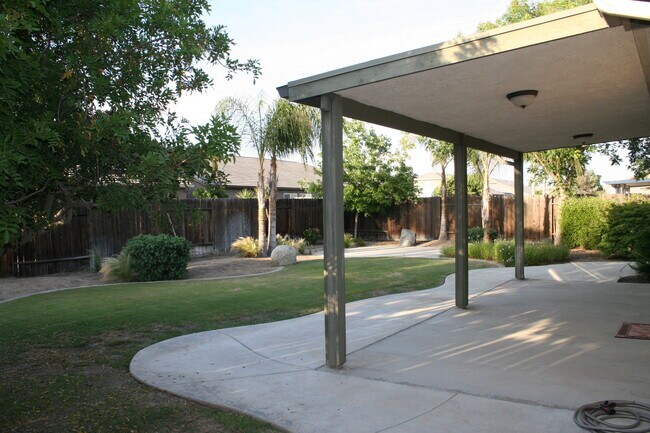 Building Photo - 12606 Willowdale Dr