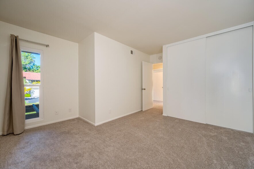 Building Photo - 30747 Calle Chueca