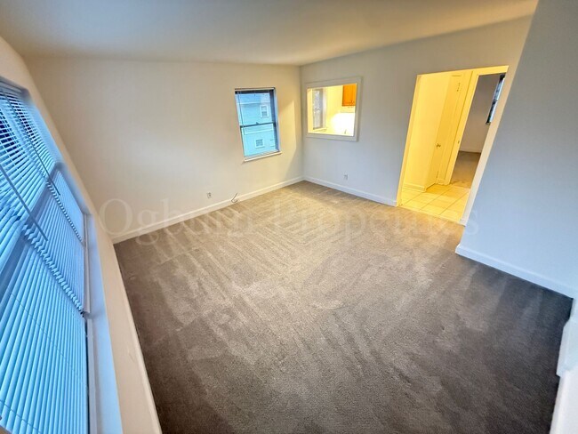 Building Photo - 605010 - PILOT VIEW/CAROLINA AVENUE