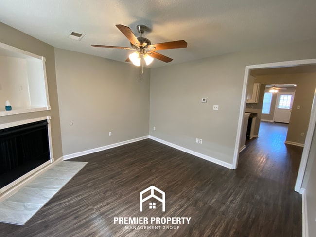 Building Photo - 7449 Dunbarton Dr