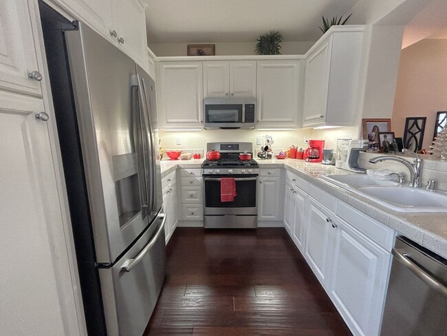 Building Photo - 17871 Shady View Dr