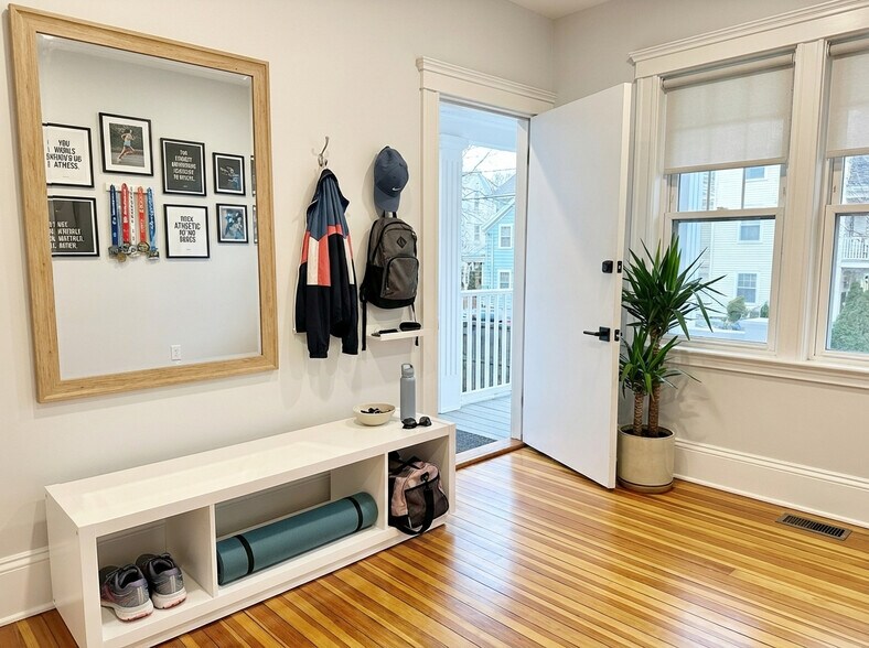 Building Photo - 24 Dawes St