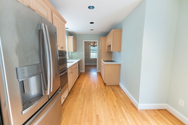 Building Photo - Lovely, Updated 3-Bedroom, 1-Bath Home in Greensboro w/ Fenced Yard