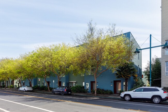 Building Photo - Beautiful Emeryville Townhouse!