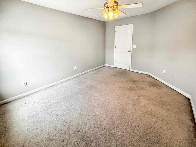 Building Photo - 2092 Drogheda Ln