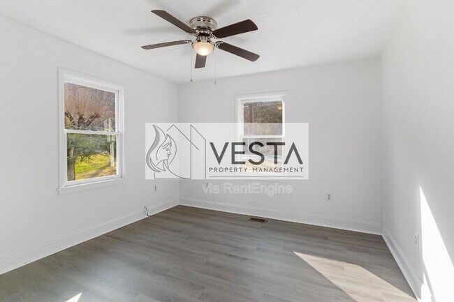 Building Photo - 303 Tarheel Dr