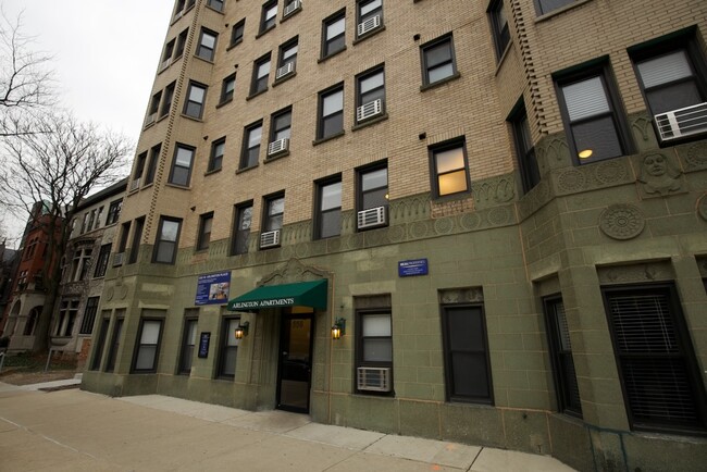 Primary Photo - 550 W Arlington Pl