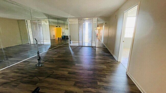 Building Photo - 14575 Bonaire Blvd