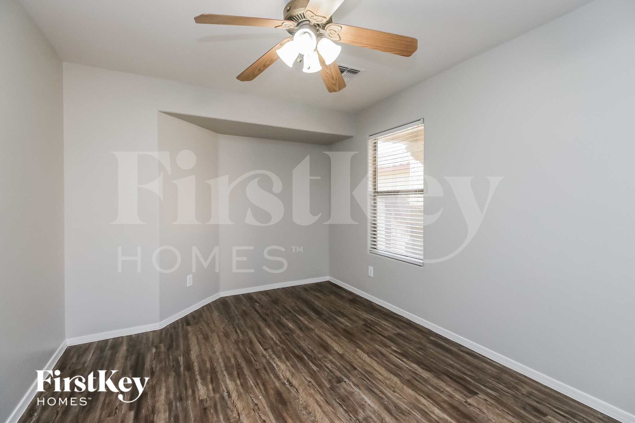 Building Photo - 480 W Dexter Way