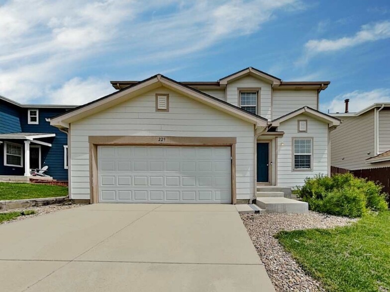 Primary Photo - 229 Morales Ln