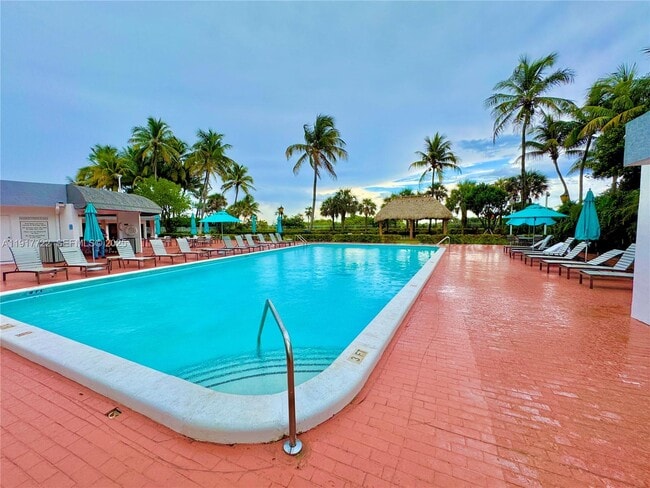 Building Photo - 2401 Collins Ave