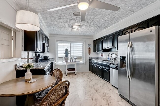 Building Photo - 338 Tarpon Ave