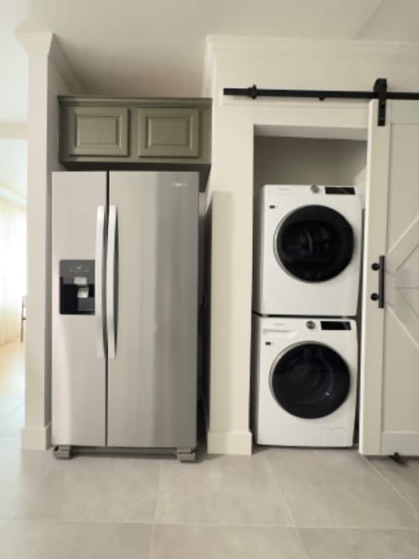 Building Photo - 326 Wilkinson Dr SE