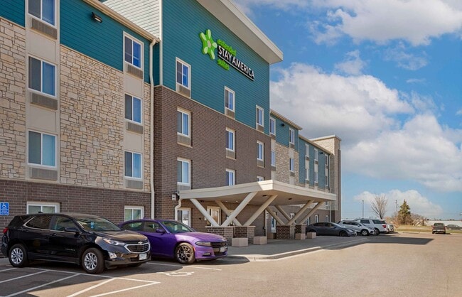 Building Photo - 1380 Northland Dr
