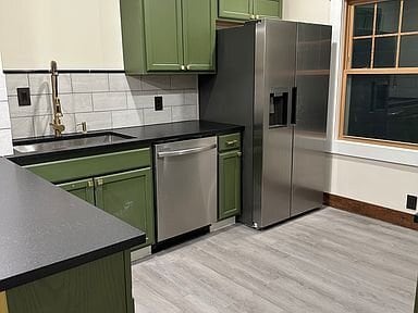 Building Photo - 452 Whittier Ave