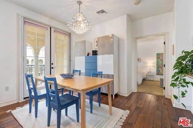 Building Photo - 7101 Playa Vista Dr