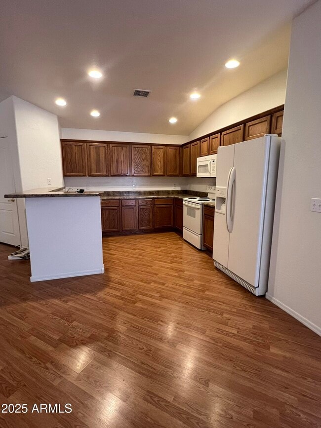 Building Photo - 4872 E Meadow Vista Dr