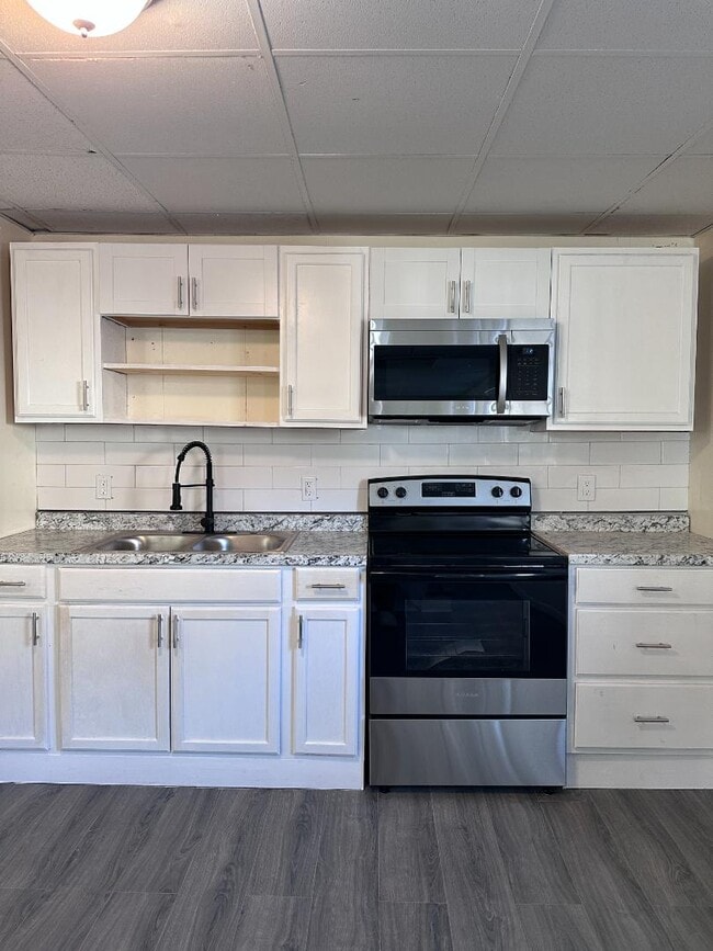 Building Photo - 153 Vine St