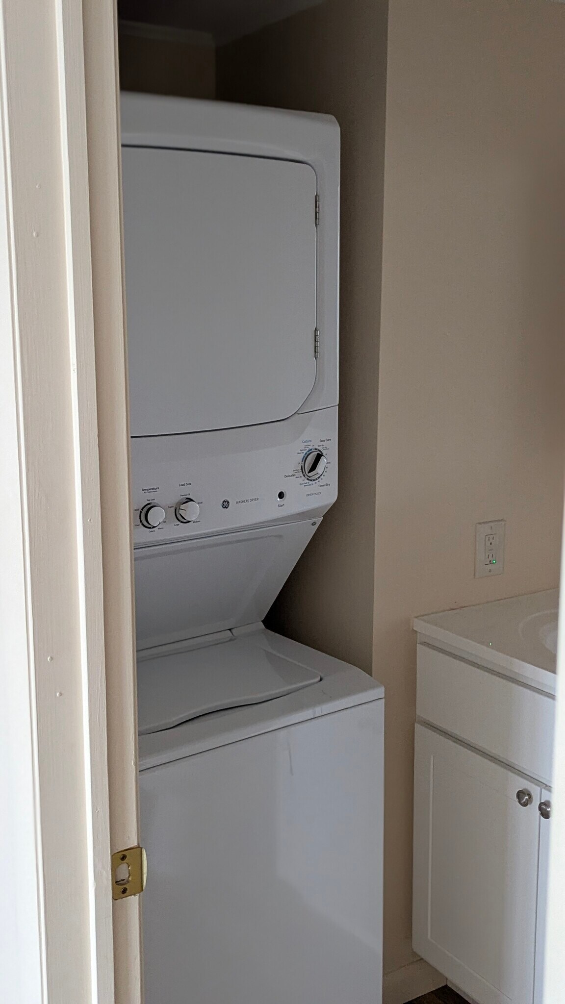 Building Photo - 4051 Oneida St