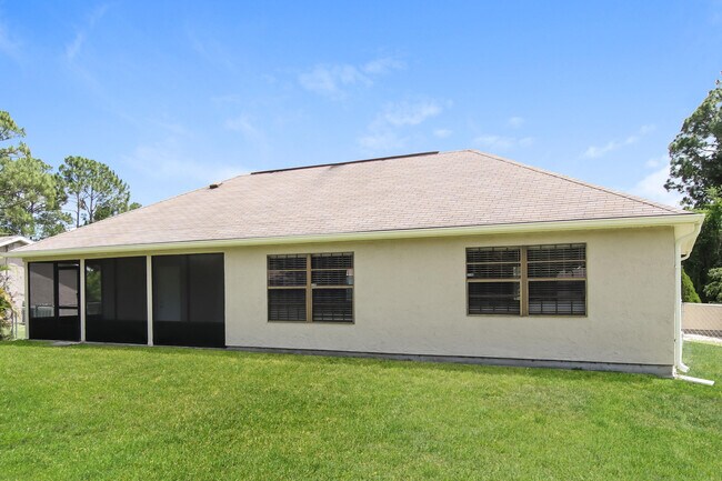 Building Photo - 409 Santa Martia St SW