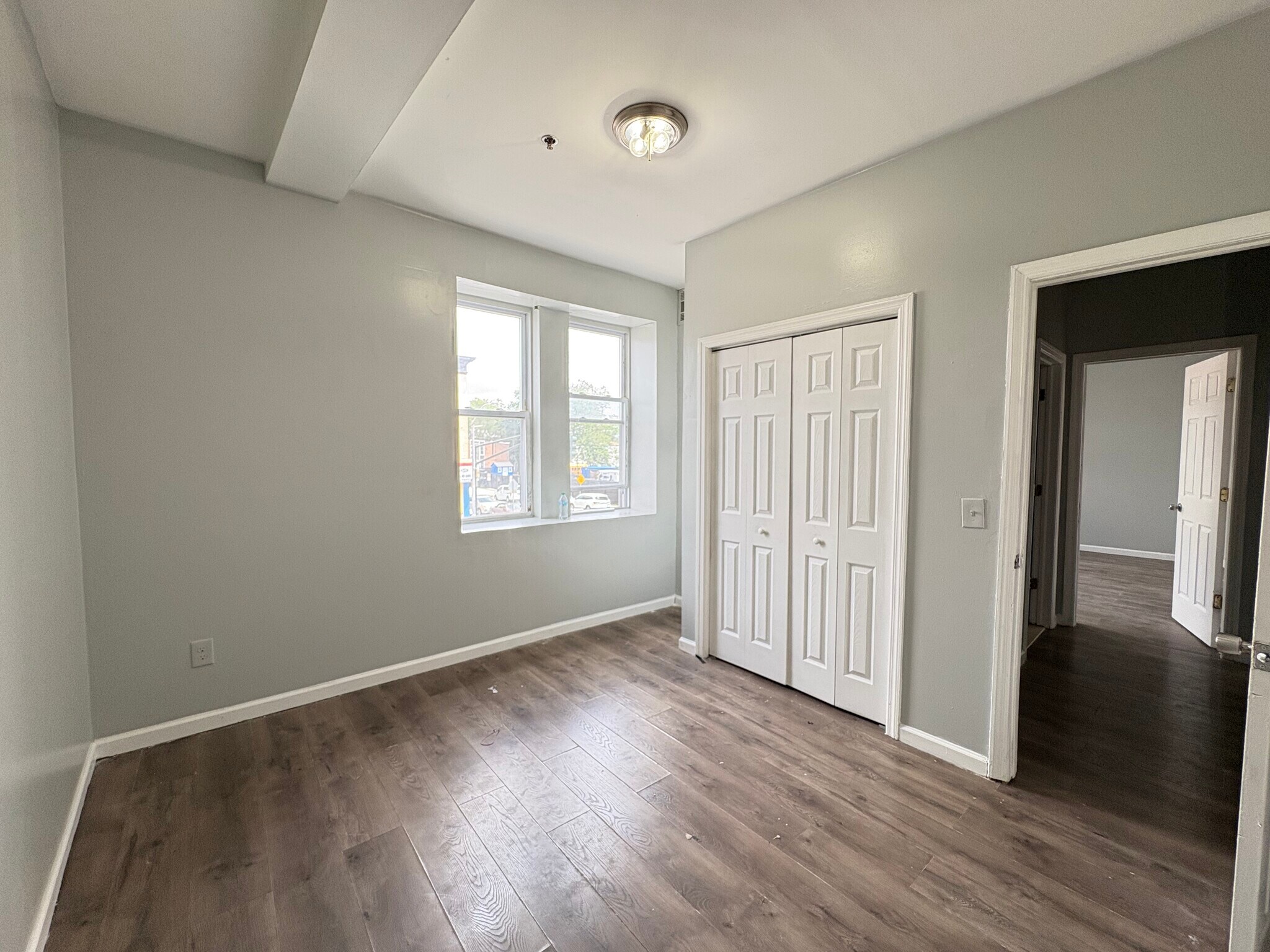 526-528 Central Ave 201 - 522 Central Ave