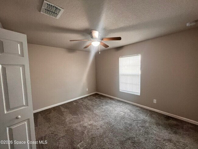 Building Photo - 563 Corbin Cir SW