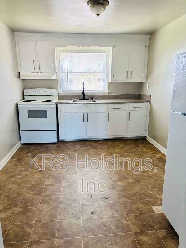 Building Photo - 5435 Remuda Dr