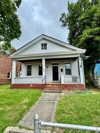 Building Photo - 3 bed 2 bath house. Laundry, all electric,...