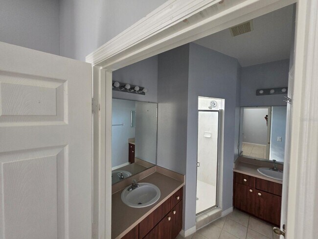 Building Photo - 1100 S Beach Cir