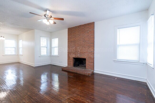 Building Photo - 102 W Zimmerly St