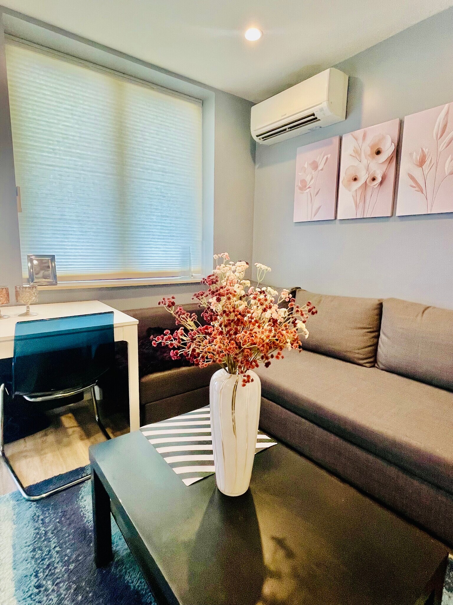 full furnish living room, including sulfur dining table, and coffee table - 838 41st St