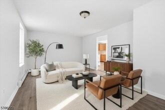 Building Photo - 89 Main St