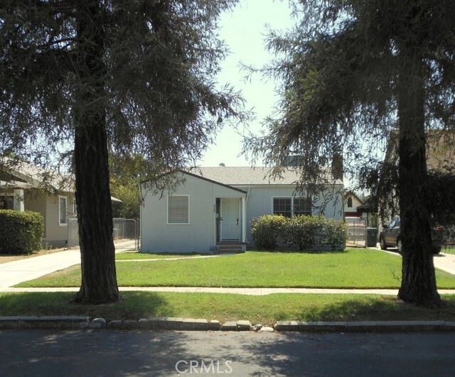 Primary Photo - 926 Campus Ave