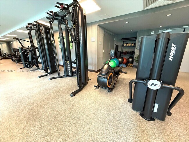 Building Photo - 951 Brickell Ave