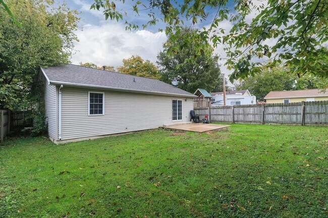 Building Photo - 1622 Iowa St