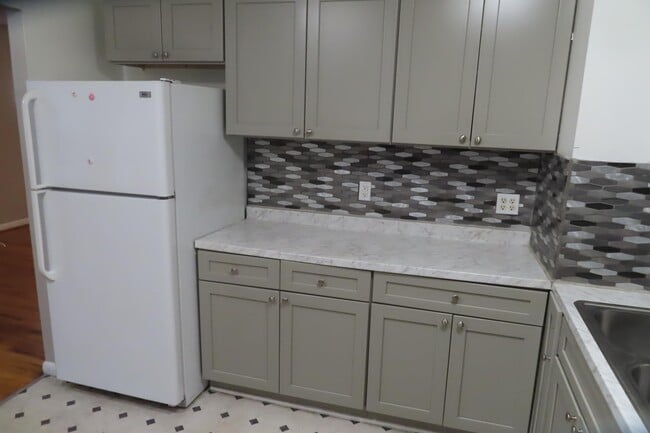 Building Photo - 4500 Keeler Dr