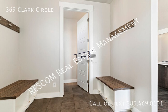 Building Photo - 369 Clark Cir