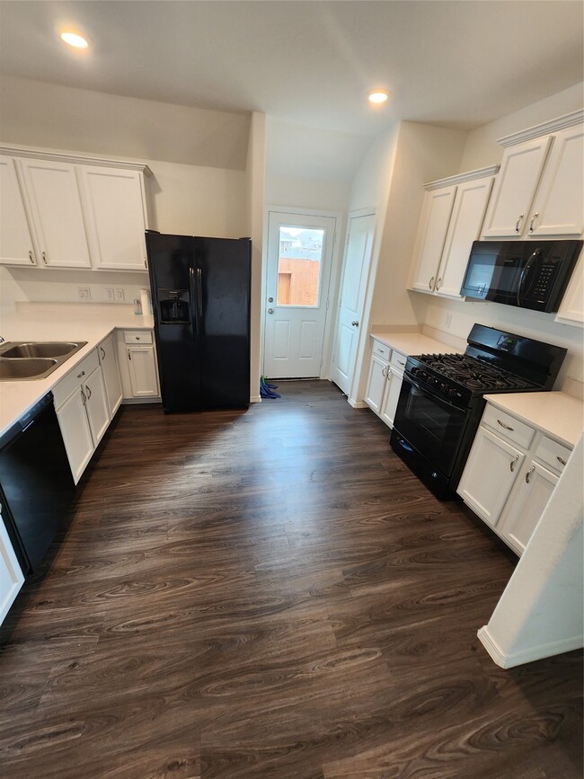 Building Photo - 18419 Cobalt Cove Ln