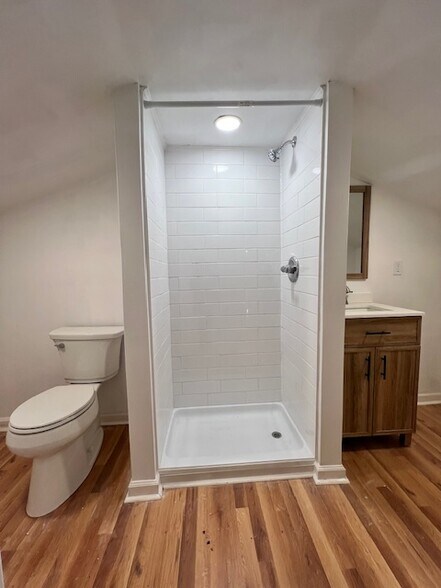 Building Photo - 229 E Washington St