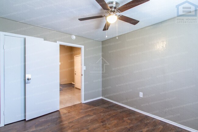 Building Photo - 2206 NW 19th St