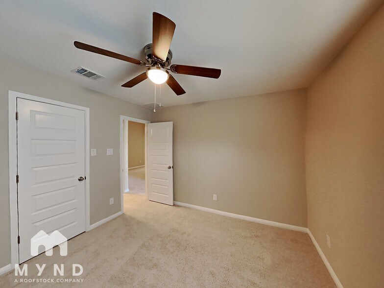 Building Photo - 2431 Carino Meadow