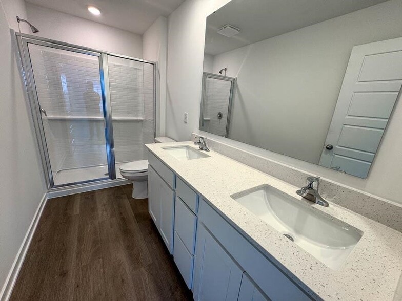 Building Photo - 513 Oak Opening Dr