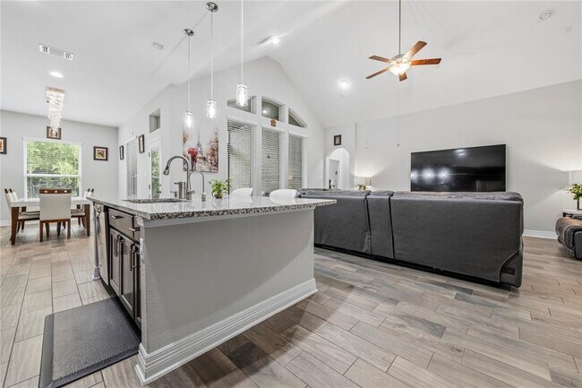 Building Photo - 3013 Chalice Well Dr