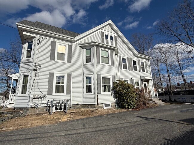 Building Photo - 17 Park Ave