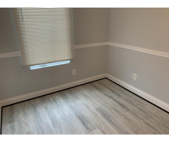 Building Photo - 4115 Fairhaven Ave